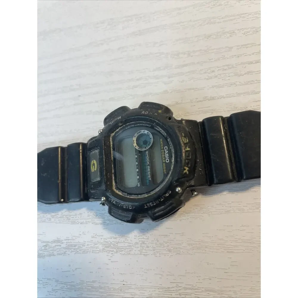 Vintage Casio G-Shock DW-9052 Digital Watch - Black Resin Strap Untested Read